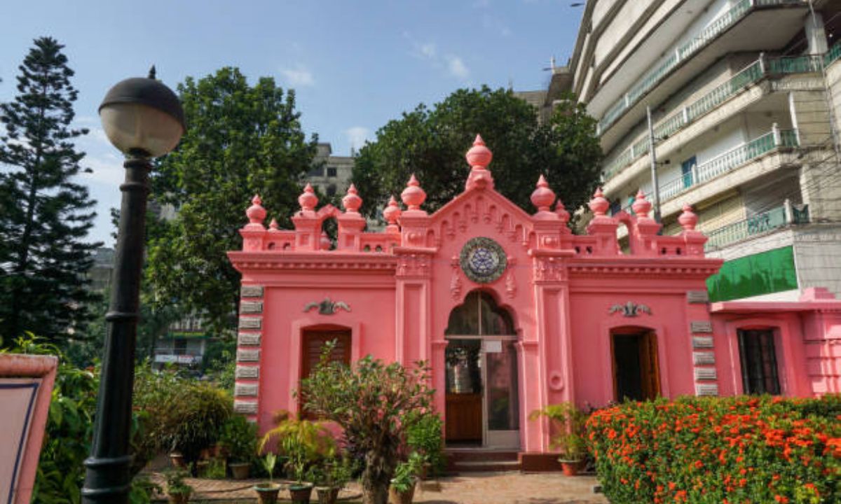 History Of Ahsan Manzil