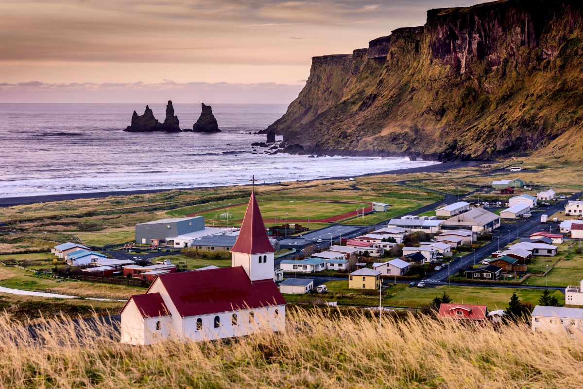 Summer Splendors: Balancing Crowds And Expenses