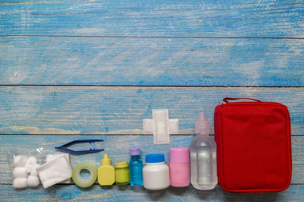 pack-first-aid-while-travelling