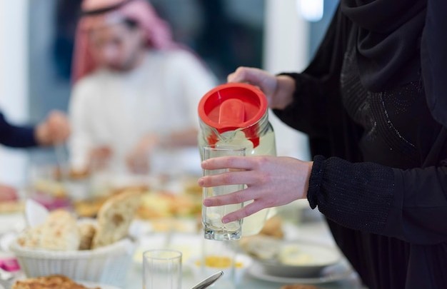 eating-healthy-food-during-umrah